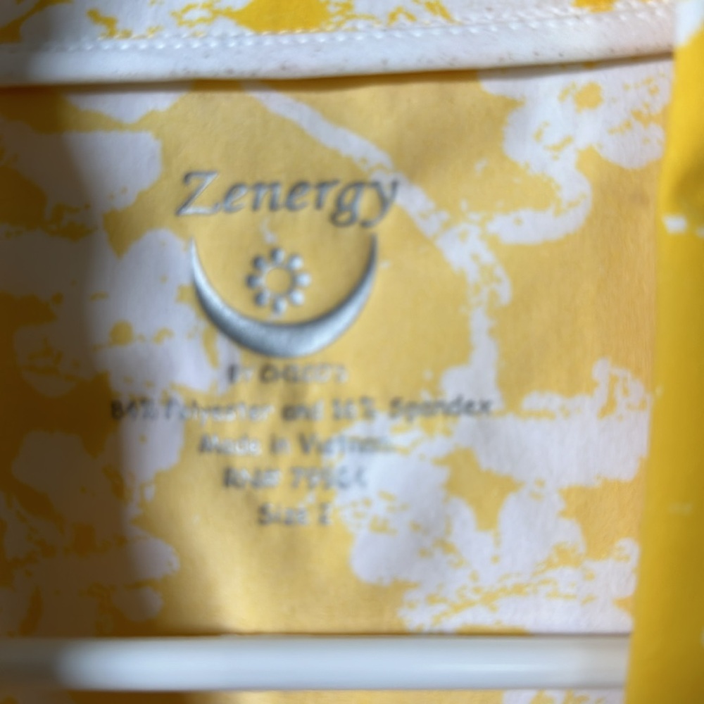 Chico’s Zenergy Vest - Size 2 - Picture 2 of 3